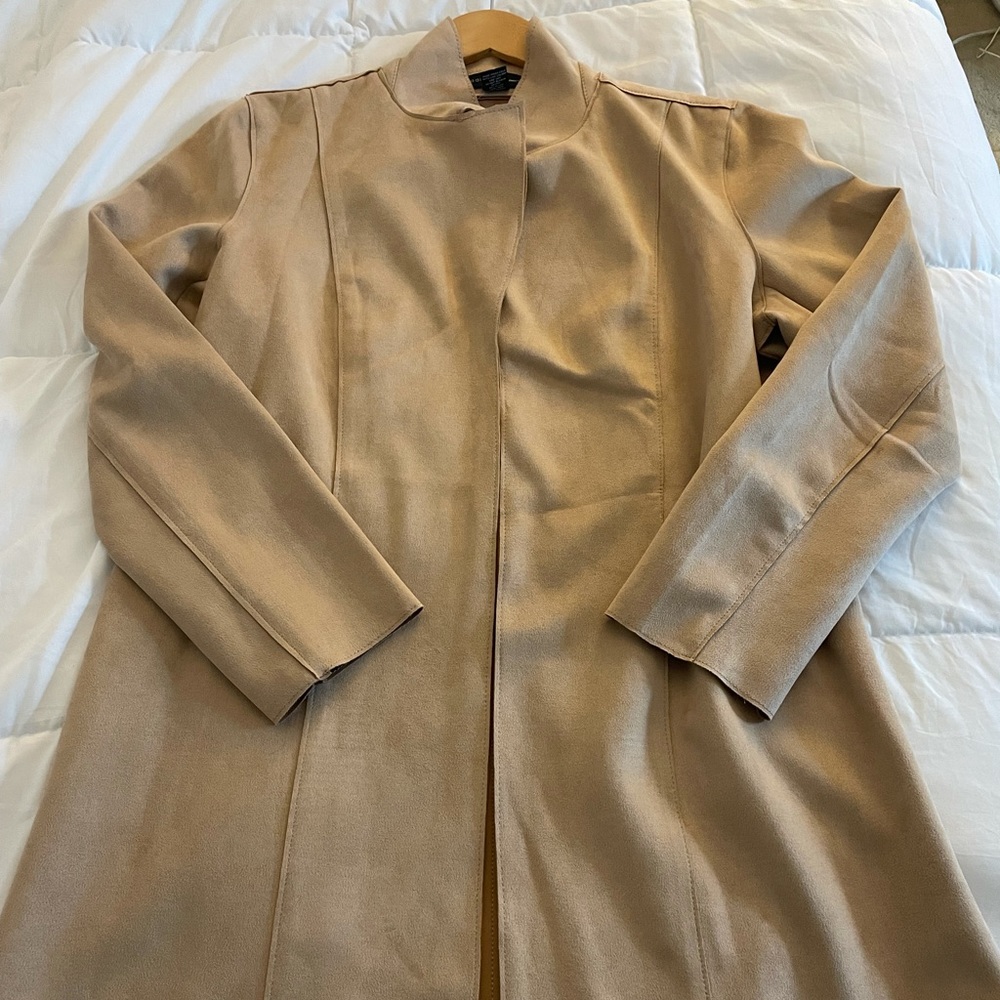 Very lightweight camel coat